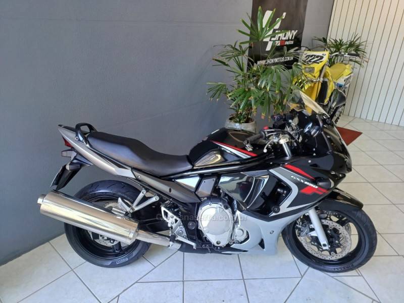 SUZUKI - GSX - 2009/2009 - Preta - R$ 28.500,00