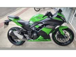 KAWASAKI - NINJA 300 - 2013/2013 - Verde - R$ 18.900,00
