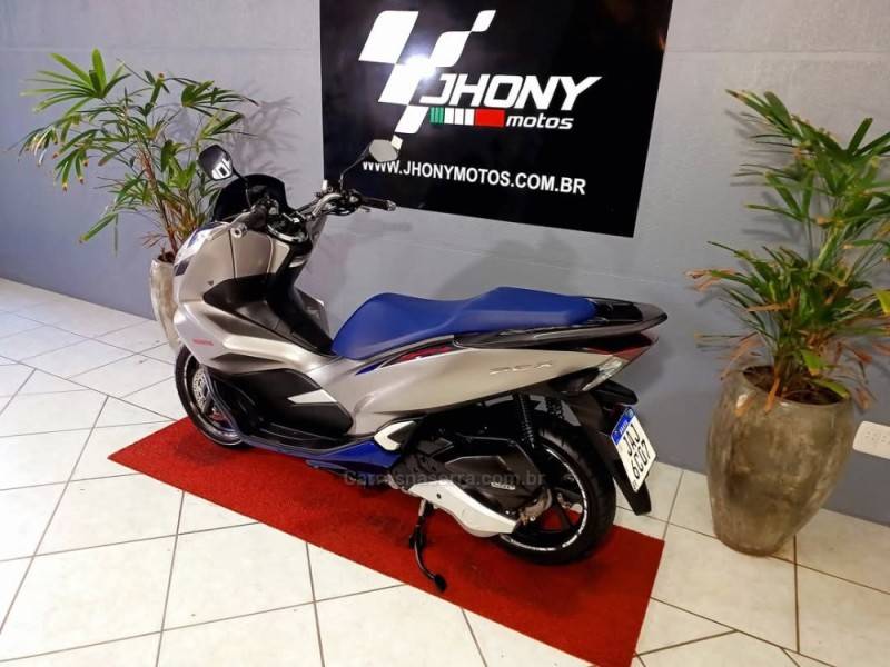 HONDA - PCX - 2021/2021 - Azul - R$ 17.500,00