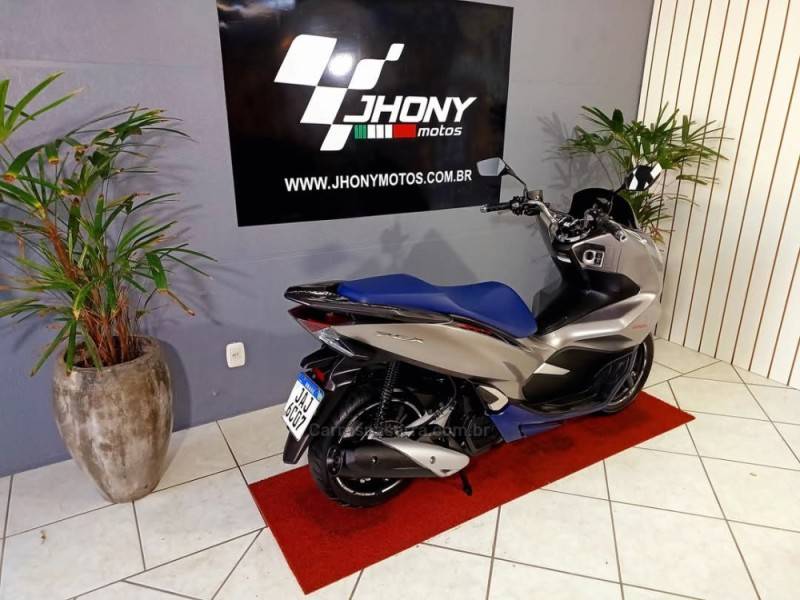 HONDA - PCX - 2021/2021 - Azul - R$ 17.500,00