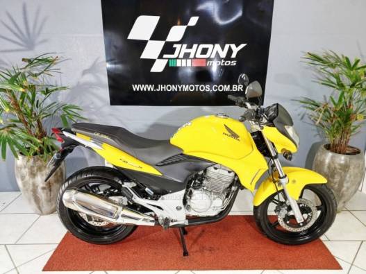 HONDA - CB 300R - 2013/2013 - Amarela - R$ 13.900,00