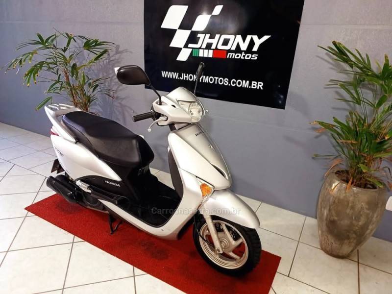HONDA - LEAD 110 - 2010/2010 - Prata - R$ 9.500,00