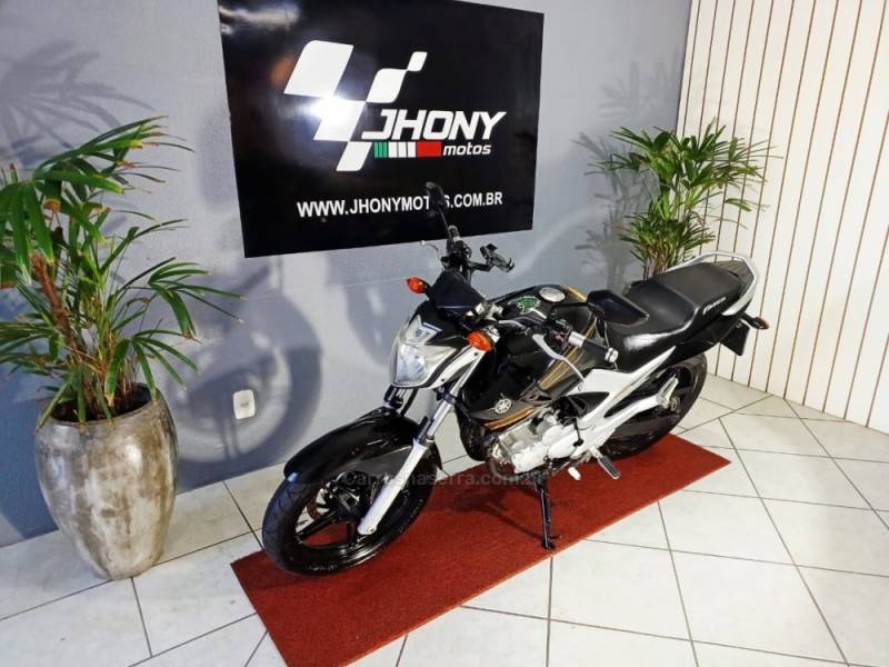 YAMAHA - FAZER - 2011/2011 - Preta - R$ 11.900,00