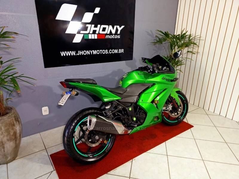 KAWASAKI - NINJA 250R - 2012/2012 - Verde - R$ 14.900,00