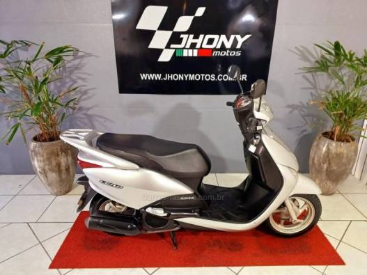 HONDA - LEAD 110 - 2010/2010 - Prata - R$ 9.500,00