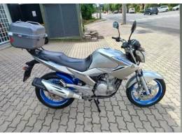 YAMAHA - FAZER - 2013/2013 - Prata - R$ 14.800,00