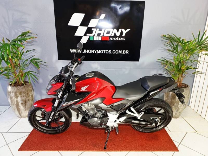 HONDA - CB 300F TWISTER - 2025/2025 - Vermelha - R$ 26.500,00