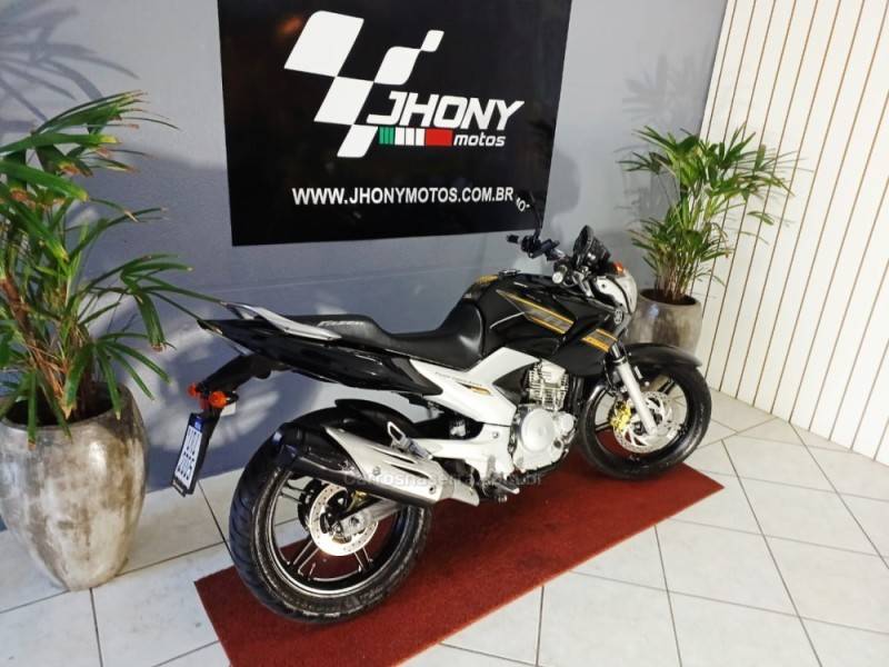 YAMAHA - FAZER - 2011/2011 - Preta - R$ 11.900,00