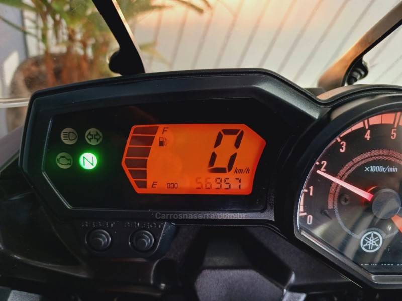 YAMAHA - XTZ 250 - 2014/2014 - Laranja - R$ 18.500,00