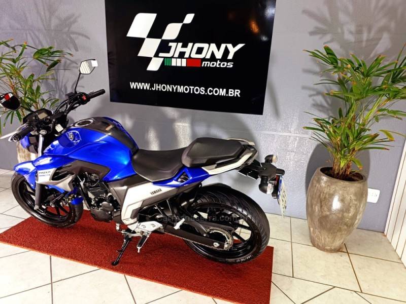 YAMAHA - FAZER - 2020/2020 - Azul - R$ 20.500,00
