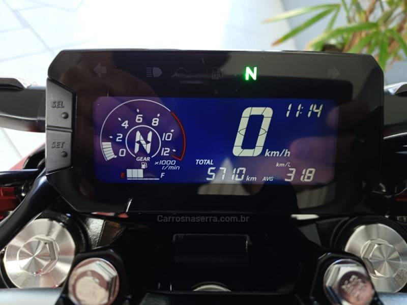 HONDA - CB 300F TWISTER - 2023/2023 - Vermelha - R$ 24.900,00