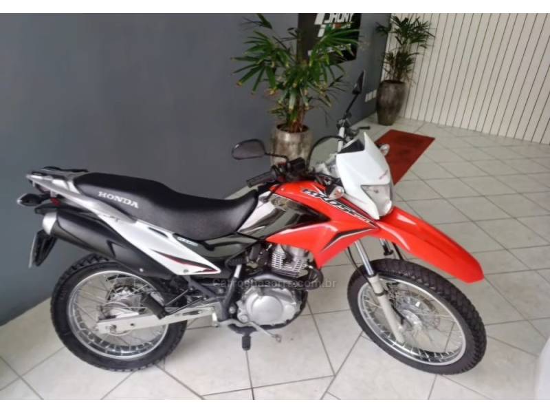 HONDA - NXR 150 - 2014/2014 - Vermelha - R$ 13.900,00