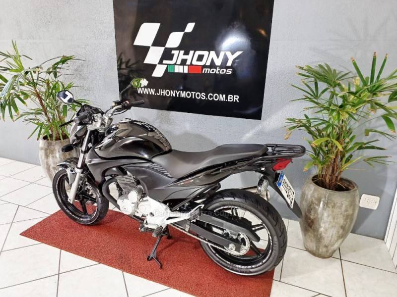 HONDA - CB 300R - 2010/2010 - Preta - R$ 12.900,00