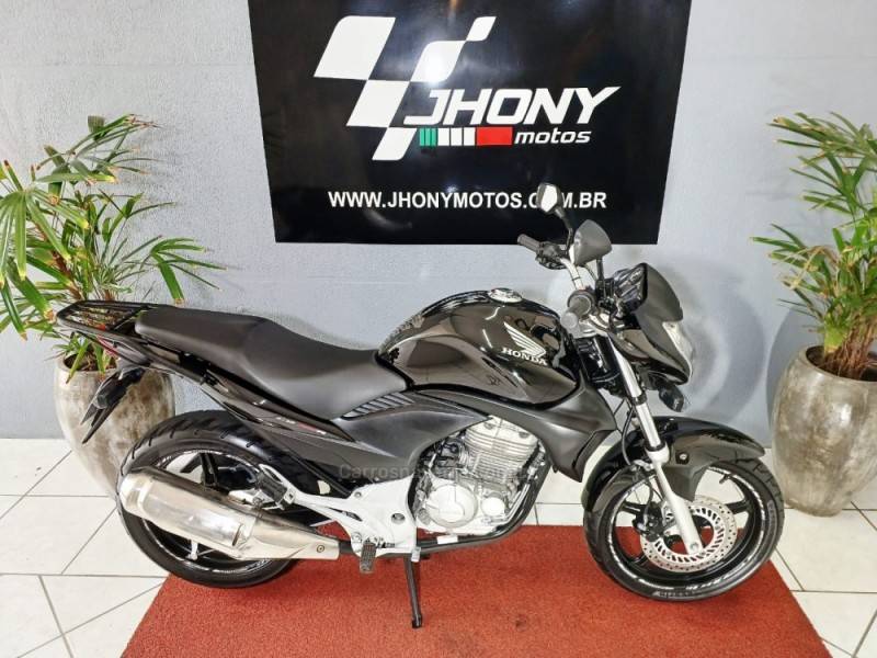 HONDA - CB 300R - 2010/2010 - Preta - R$ 12.900,00