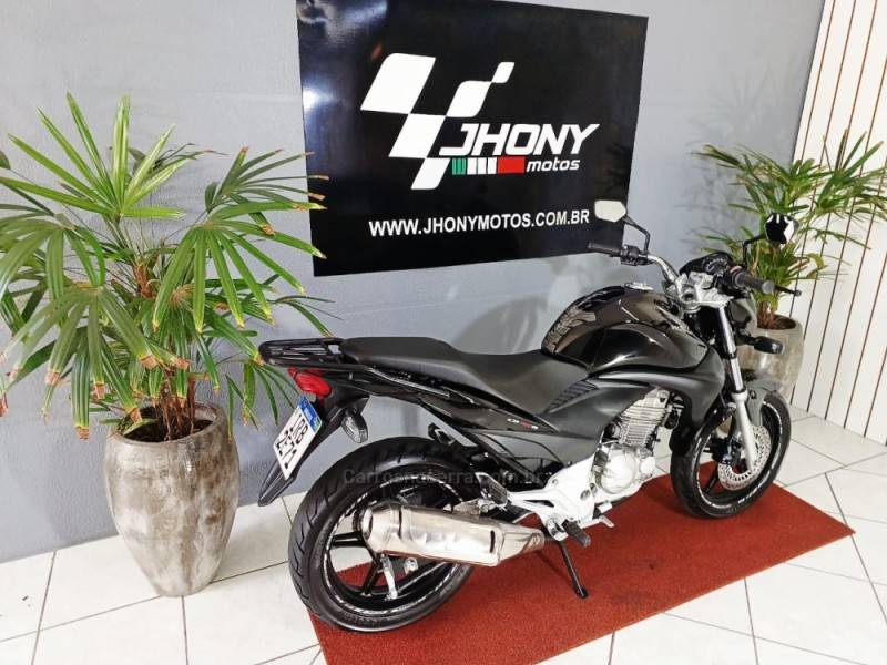 HONDA - CB 300R - 2010/2010 - Preta - R$ 12.900,00