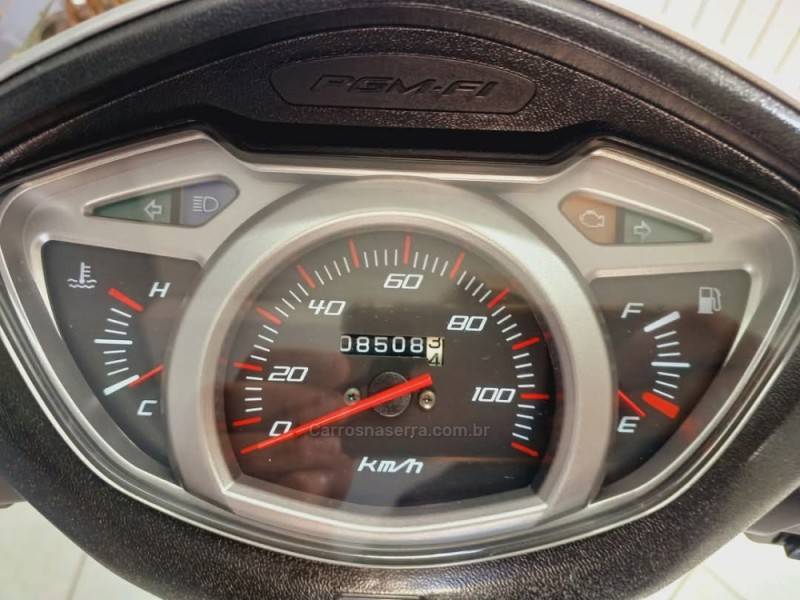 HONDA - LEAD 110 - 2010/2010 - Prata - R$ 9.500,00