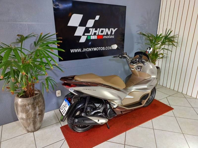 HONDA - PCX - 2022/2022 - Prata - R$ 18.500,00
