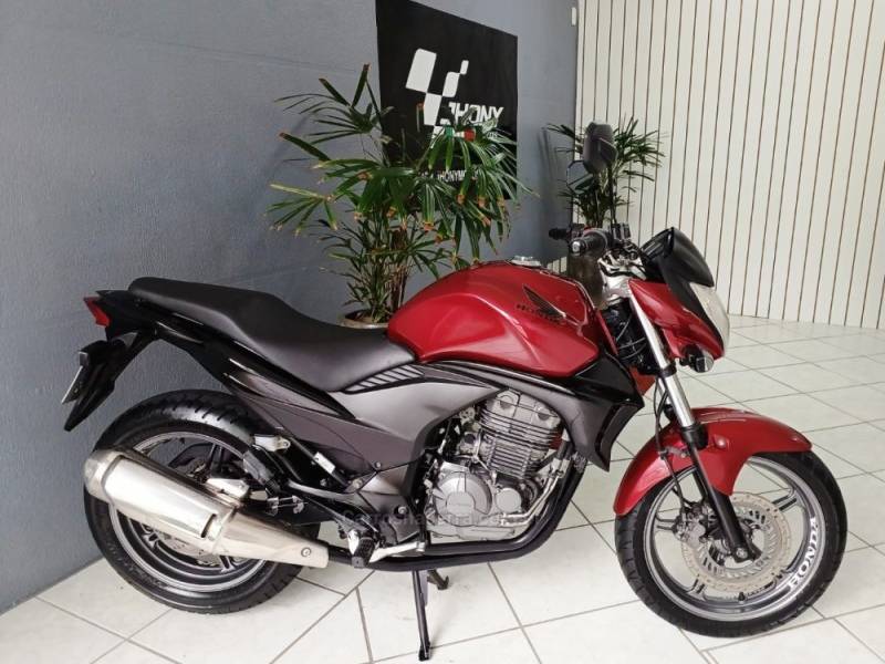 HONDA - CB 300R - 2012/2012 - Vermelha - R$ 11.500,00