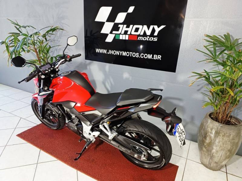 HONDA - CB 300F TWISTER - 2023/2023 - Vermelha - R$ 24.900,00