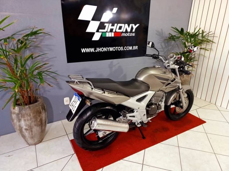 HONDA - CBX 250 TWISTER - 2008/2008 - Cinza - R$ 9.900,00