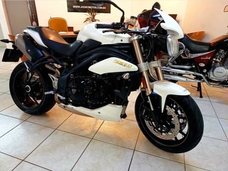 TRIUMPH - SPEED TRIPLE - 2014/2014 - Branca - R$ 37.800,00