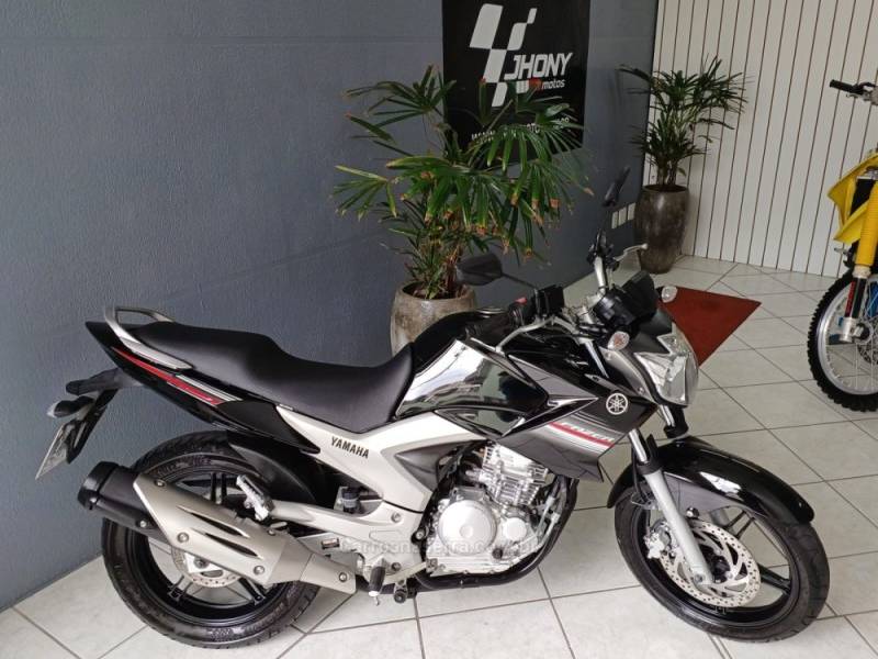 YAMAHA - FAZER - 2015/2015 - Preta - R$ 15.900,00