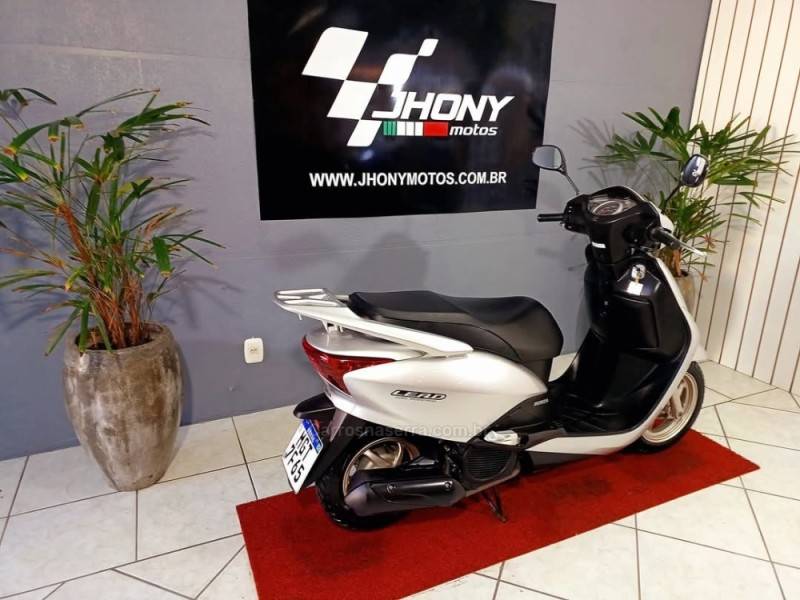HONDA - LEAD 110 - 2010/2010 - Prata - R$ 9.500,00