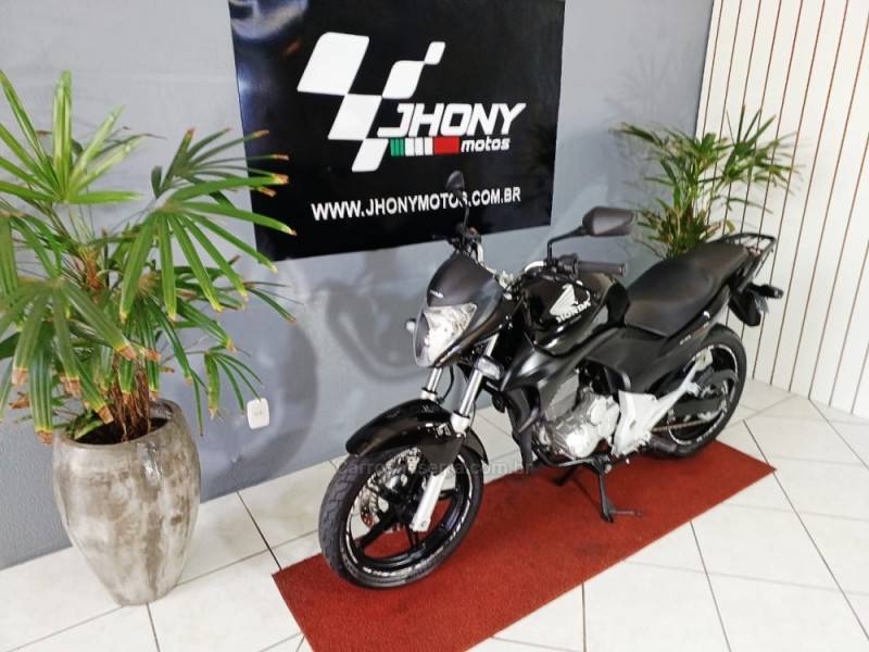 HONDA - CB 300R - 2010/2010 - Preta - R$ 12.900,00